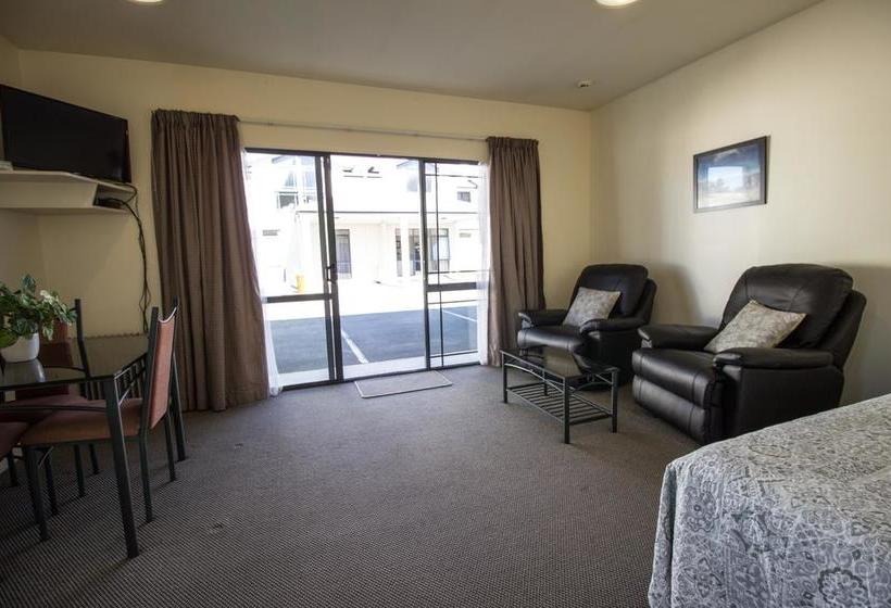 Hotel Phoenix Motor Inn 13