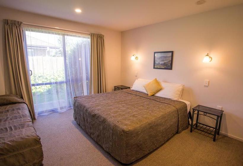 Hotel Phoenix Motor Inn 4