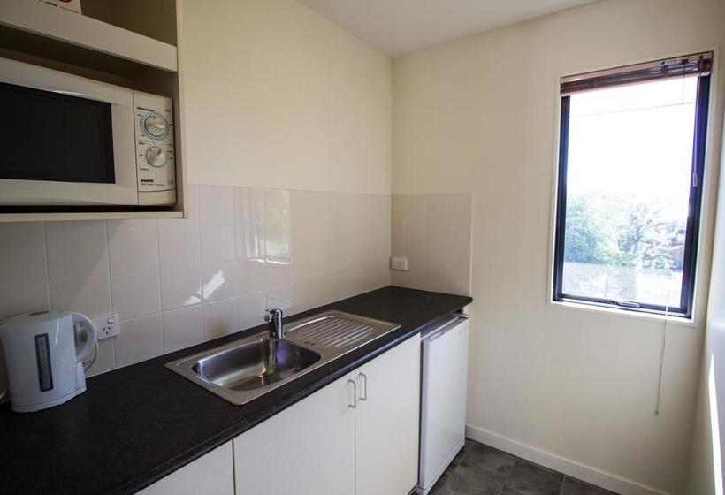 Hotel Phoenix Motor Inn 8