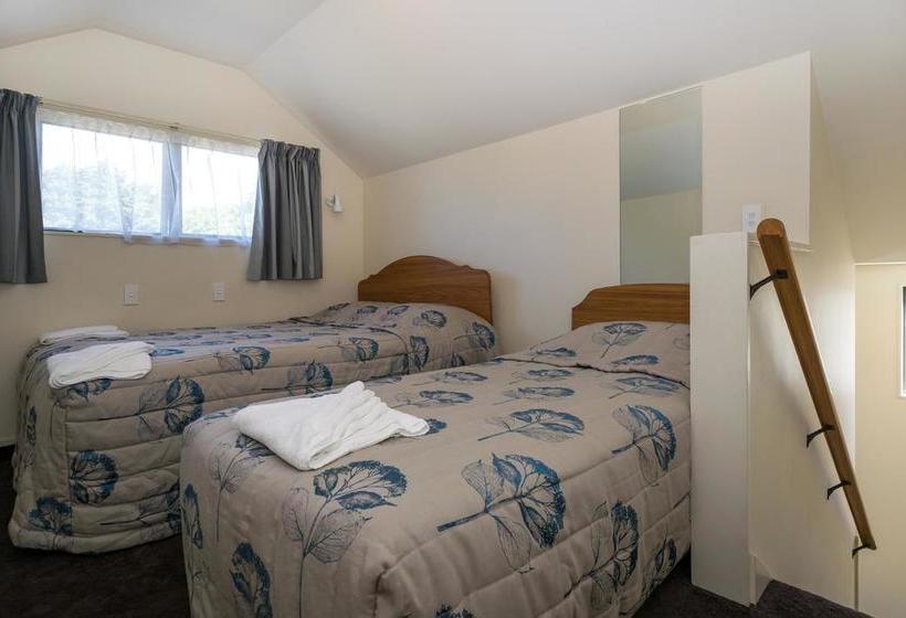 Ashleigh Court Motel 3