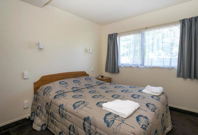 Ashleigh Court Motel 4