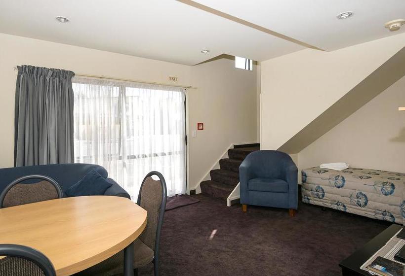 Ashleigh Court Motel 5