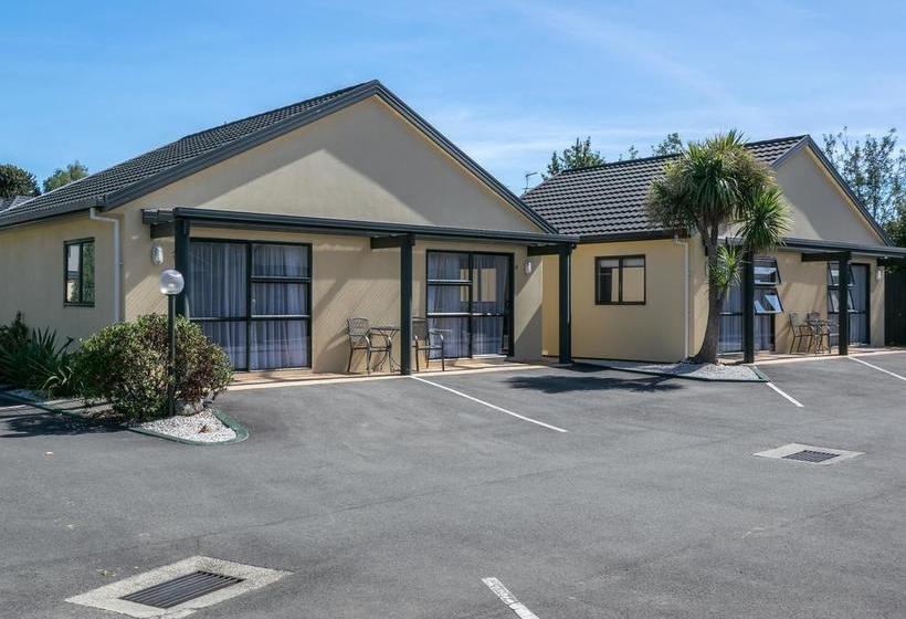 Ashleigh Court Motel 6