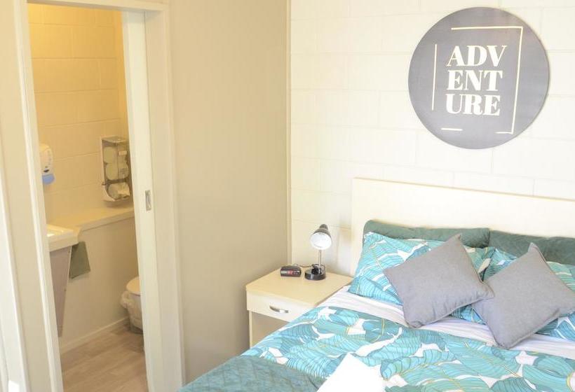 Hotel Bridge Backpackers 13