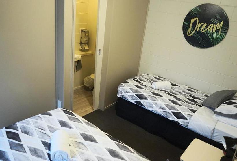 Hotel Bridge Backpackers 8