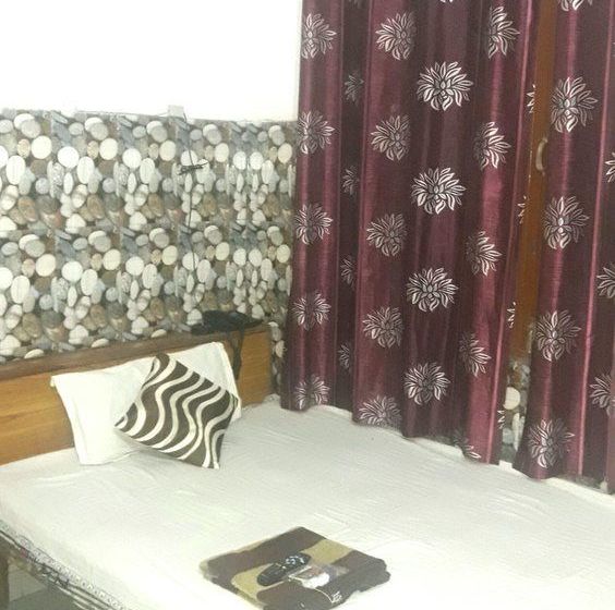 Hotel Rajdhani Guest House 5