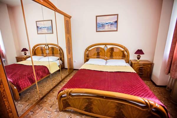 Hotel Utomlennye Solntsem