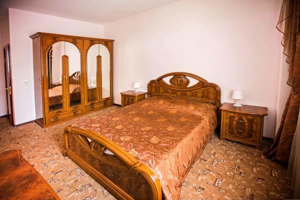 Hotel Utomlennye Solntsem 1