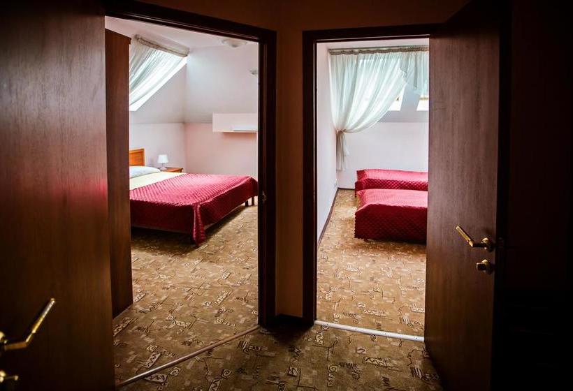 Hotel Utomlennye Solntsem 10