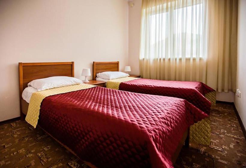 Hotel Utomlennye Solntsem 12