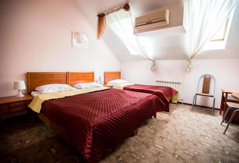 Hotel Utomlennye Solntsem 17