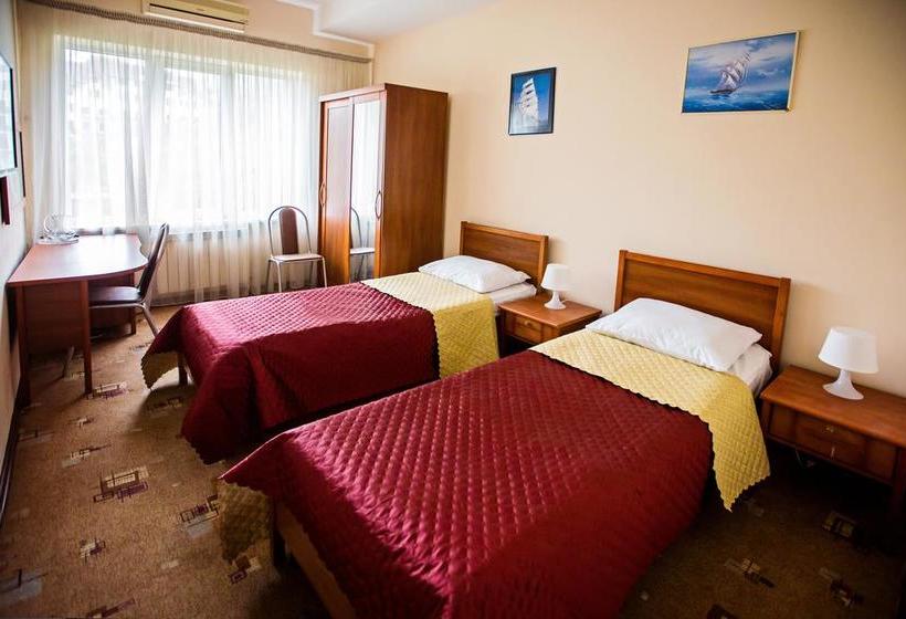 Hotel Utomlennye Solntsem 20