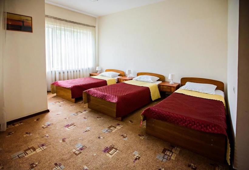 Hotel Utomlennye Solntsem 8