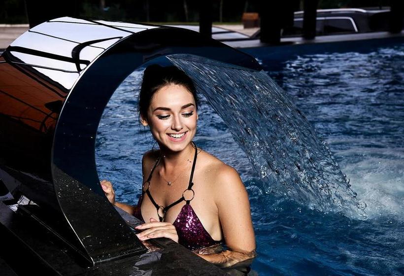 Garden Hotel And Spa 17