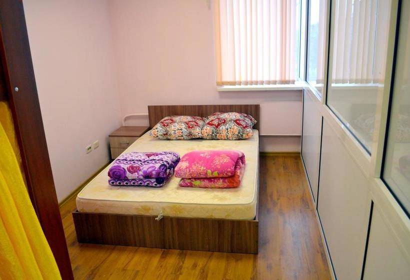 Hotel Nerazluchniki Hostel 13