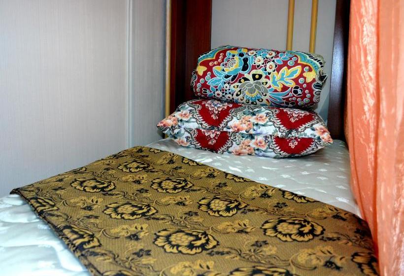 Hotel Nerazluchniki Hostel 17