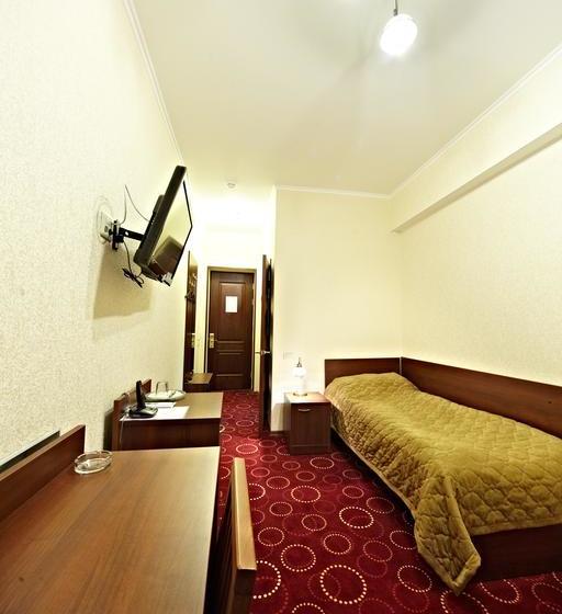 Hotel Tsentralnaya 18