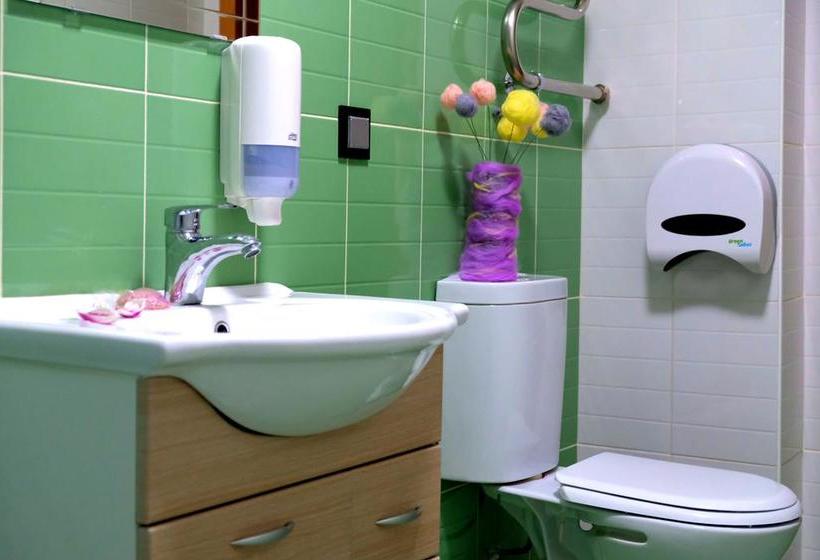 Hotel Nice Hostel 12