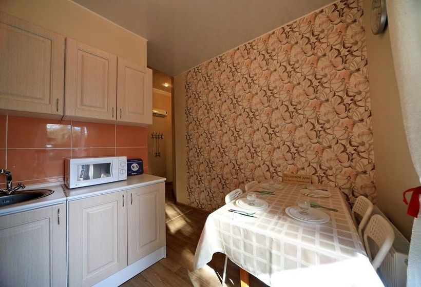 Hotel Guesthouse On Kyzyl-armeyskaya 11