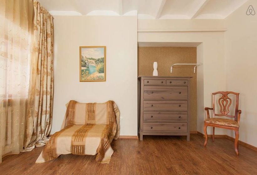 Hotel Guesthouse On Kyzyl-armeyskaya 13