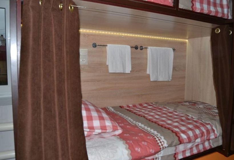 Hotel Hostel Nochlezhka 7