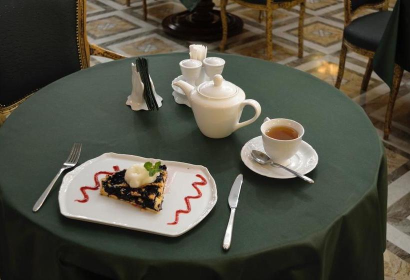 Art Hotel Alexandrovskiy 5