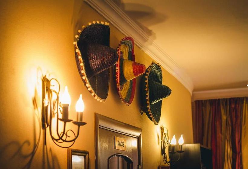 Hotel Marton Amigo 13