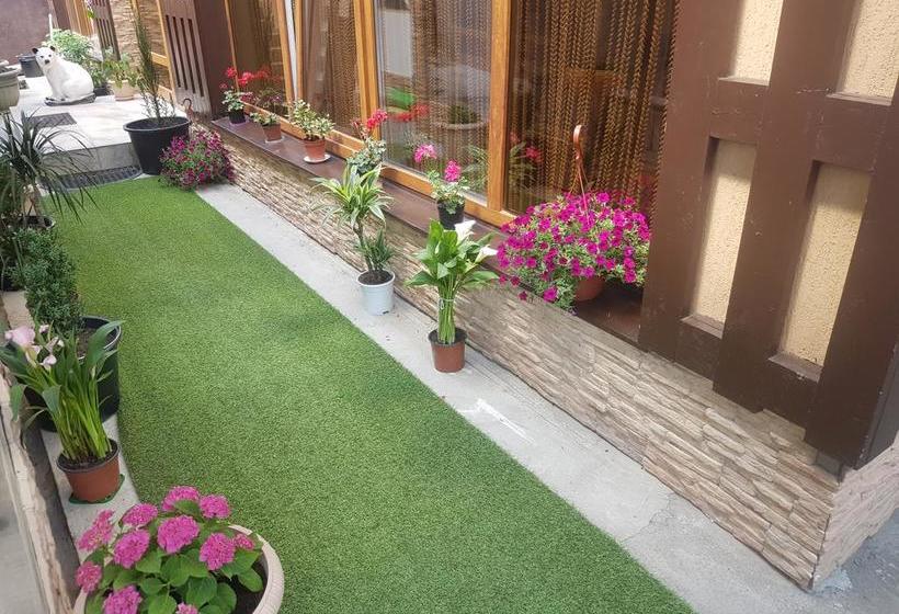 Hotel Na Polyane Guest House 10