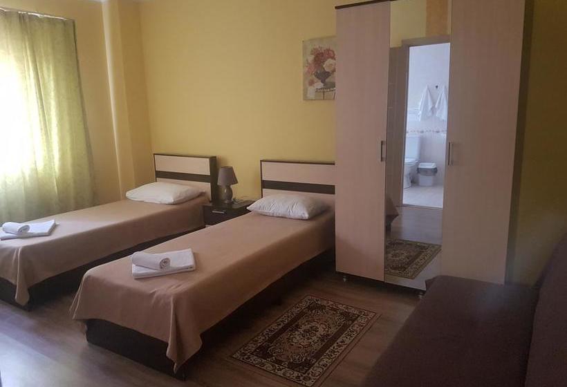 Hotel Na Polyane Guest House 4