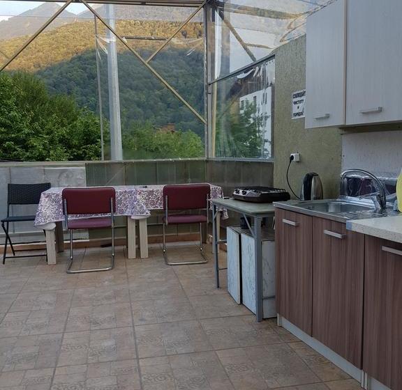 Hotel Na Polyane Guest House 8