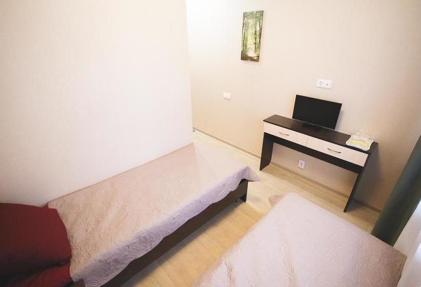 Hotel Guest Complex Neftyanik 8