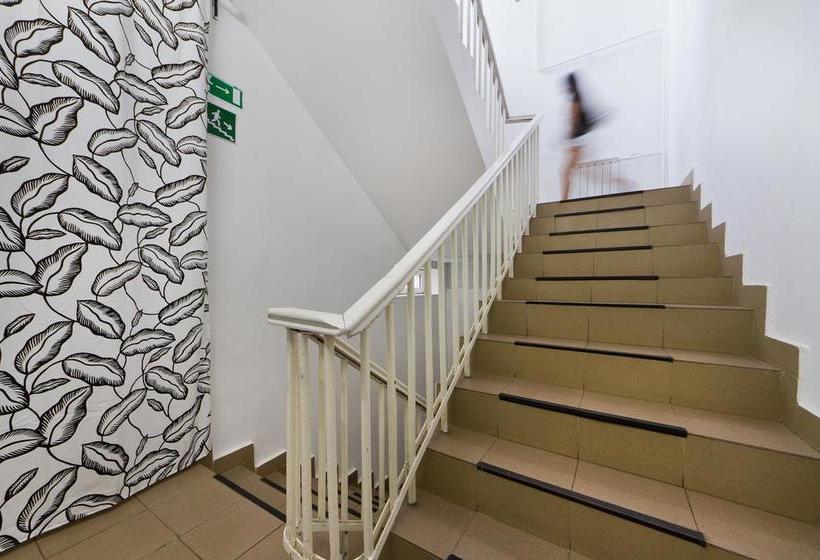 Hotel Karlov Most Hostel 8