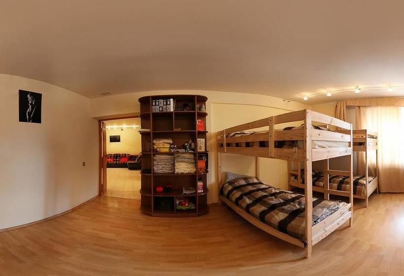 Hotel Stop House Hostel