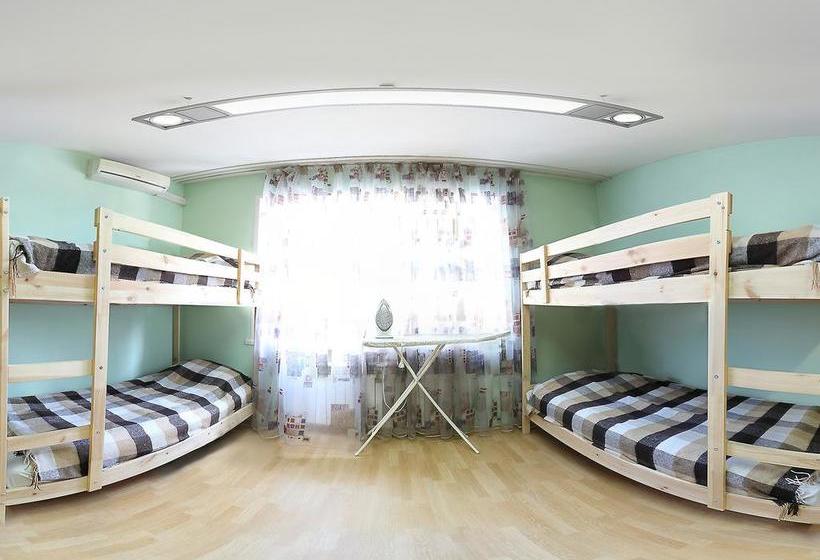 Hotel Stop House Hostel 10