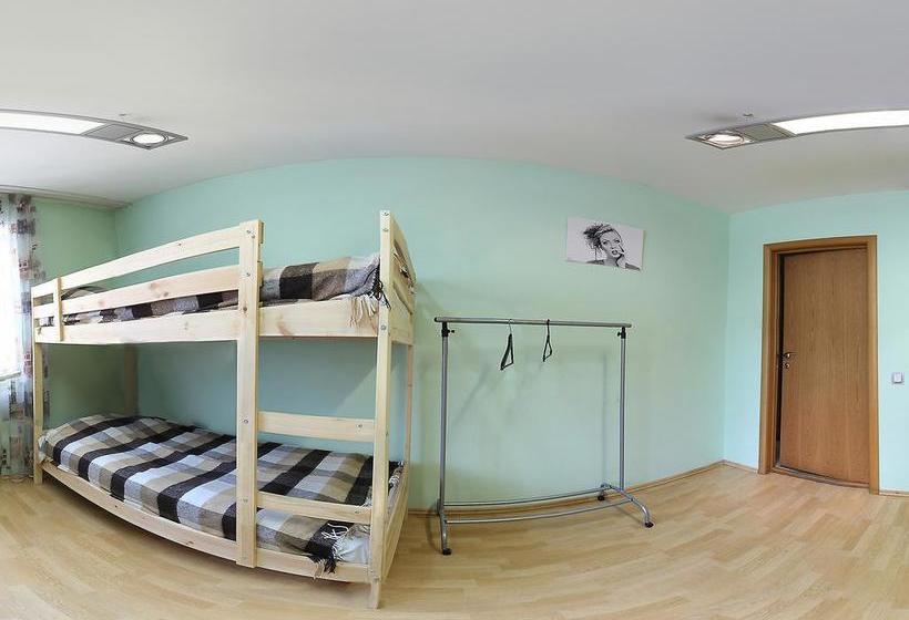 Hotel Stop House Hostel 9