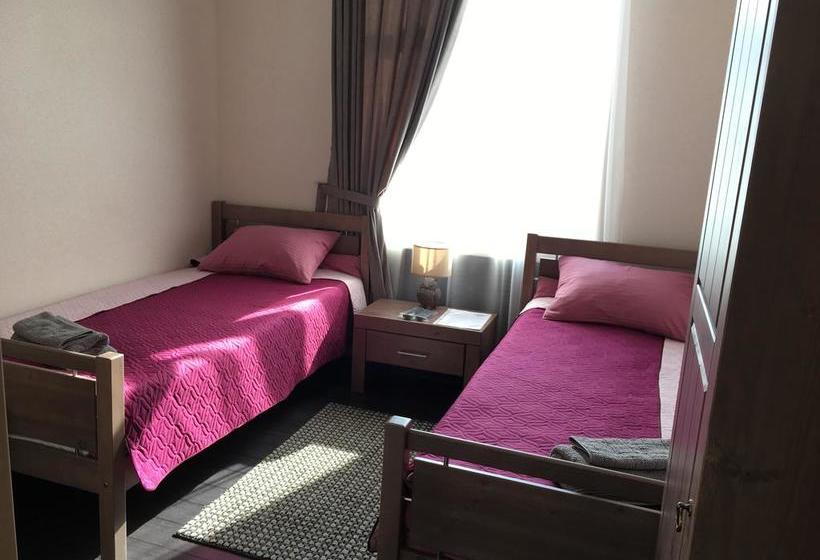 Hotel Vladstar Inn Hostel 17