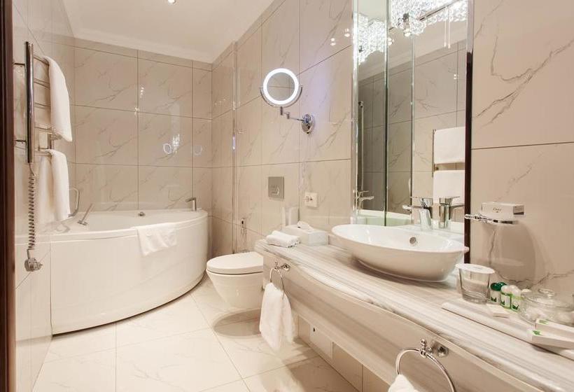 Hotel Sanatoriy Istok 11