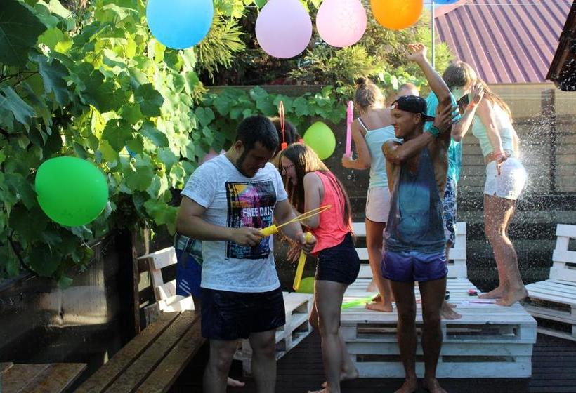 Hotel Adlerson Hostel & Bar 14