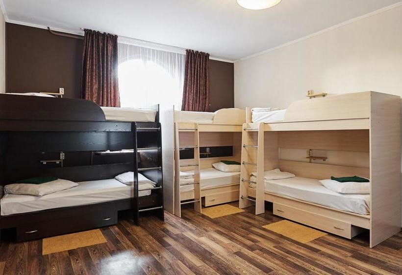 Hotel Adlerson Hostel & Bar 2