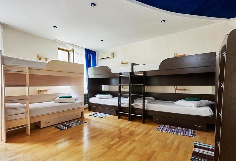 Hotel Adlerson Hostel & Bar 7