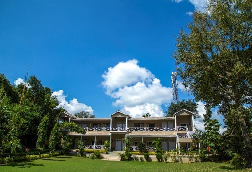 Hotel Tiger Den Resort Bandhavgarh