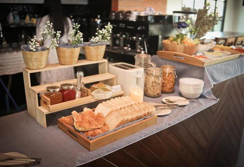 Hotel Bunprasop Garden 12