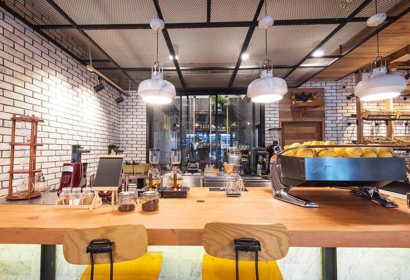 Hotel Family Tree 12