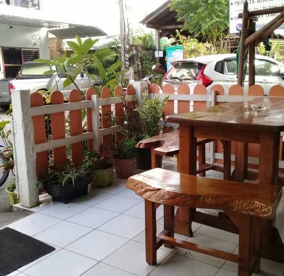 Hotel Bamboo Rest House 11