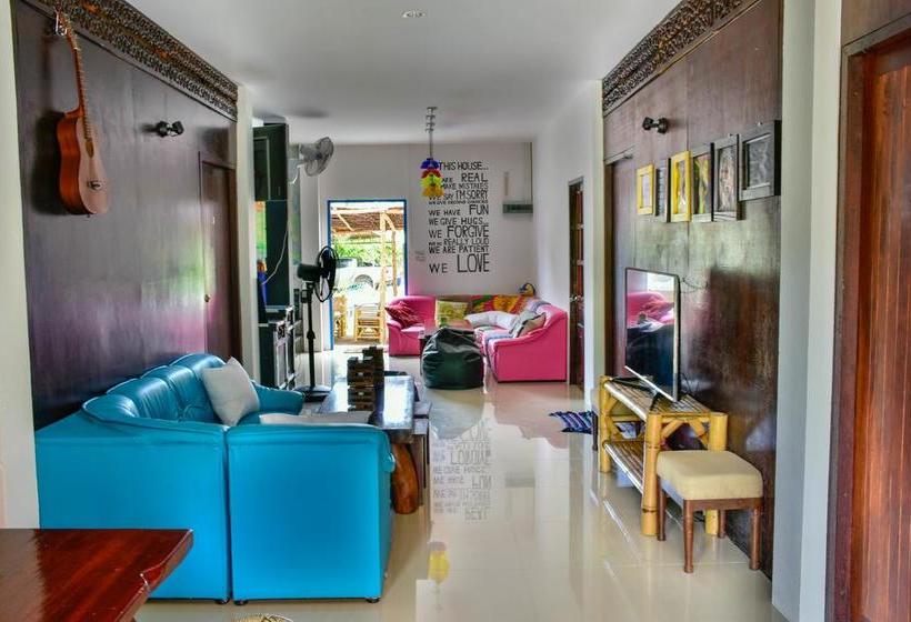 Hotel Love Station Hostel 3