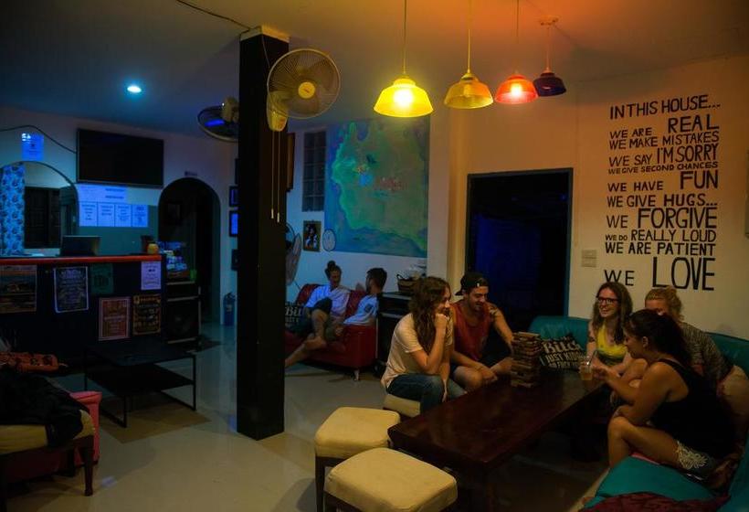 Hotel Love Station Hostel 4