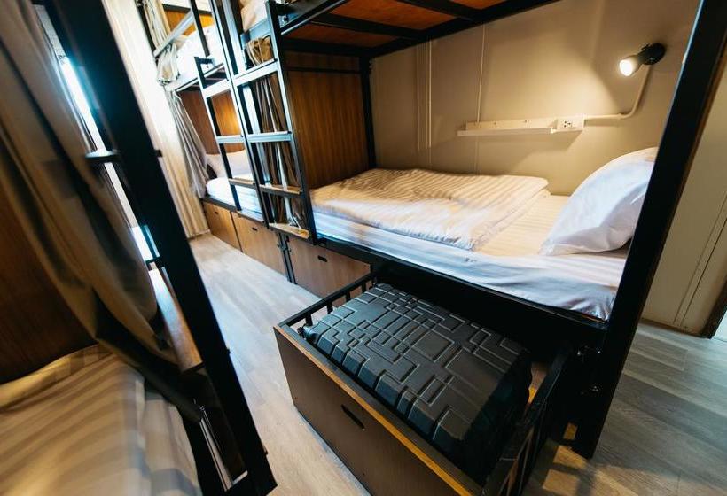 Hotel Ploen Bangkok Hostel 13