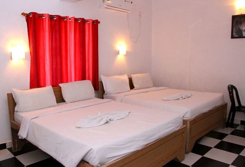 Hôtel Down Da Village 13