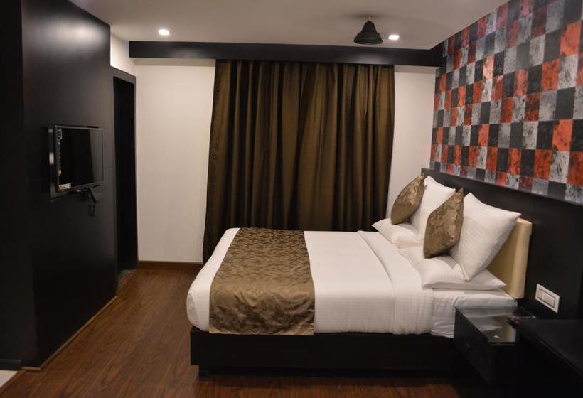 Hotel The City Grand 10