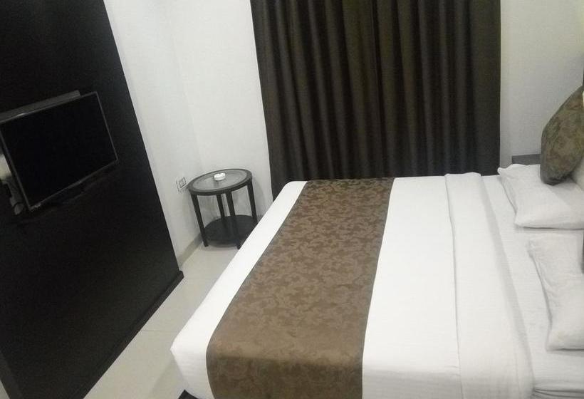 Hotel The City Grand 13